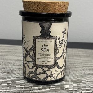 L'Apothicaire Co. The Sea Botanical Candle NWOT